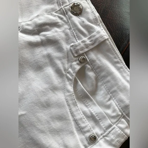 Low rise Shorty shorts - white jean 34” hip/lower waist as it sits lower.   9/10 - Picture 4 of 9